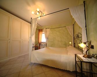 Agriturismo Torre Prima Holidays - San Gimignano - Schlafzimmer