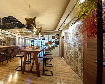 Military 75 Hotel - Taichung City - Bar
