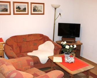 Zwischen Meer und Bodden Zwischen Meer udn Bodden App 06 - Wustrow (Darss) - Wohnzimmer