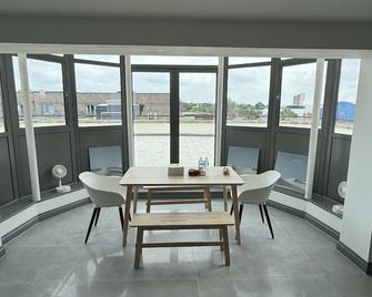 Long Letting - Luxurious 3 Bedroom Penthouse in City Centre - Parking Included! - Chelmsford - Dining room