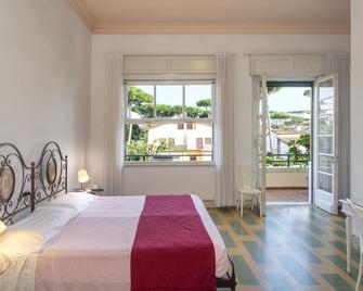 Hotel Villa Edera - Pietrasanta - Спальня