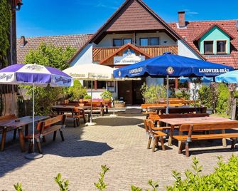 Gasthof Zur Altmühlquelle - Windelsbach - Patio