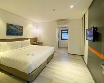 Go Hotels Plus Tuguegarao - Tuguegarao City - Bedroom