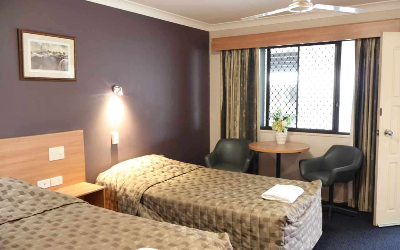 صن بالمز موتل