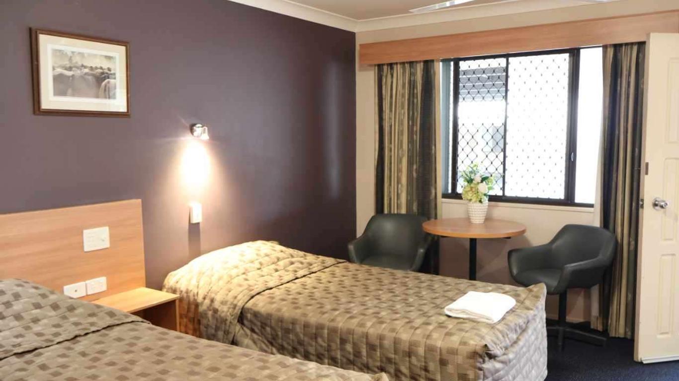 صن بالمز موتل