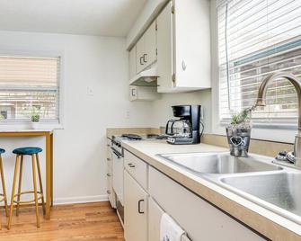 Inviting Sarasota Cottage 5 Mi to Beach Access! - Sarasota - Kuchnia