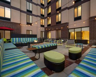 Home2 Suites by Hilton Denver West - Federal Center - Lakewood - Gebäude