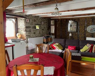 House + studio + garden in the heart of Gavarnie 6 pers - Gavarnie - Dining room