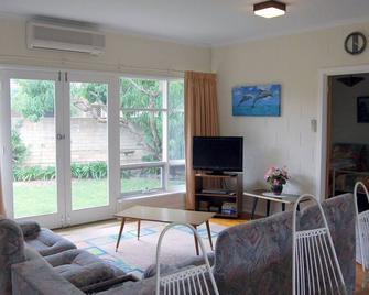 Comfortable Unit Close to the Beach - Victor Harbor - Living room