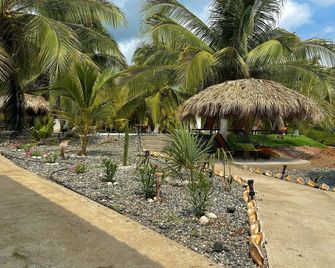 Casa Las Palmas Playa La Saladita - Zihuatanejo