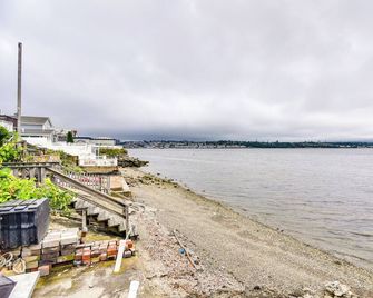 Massachusetts Vacation Rental 5 Mi to Fall River - Somerset - Outdoors view