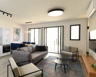 Airtlv Deluxe Jaffa Apartments - Tel Aviv - Vardagsrum