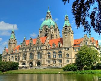 Leine Hotel - Pattensen