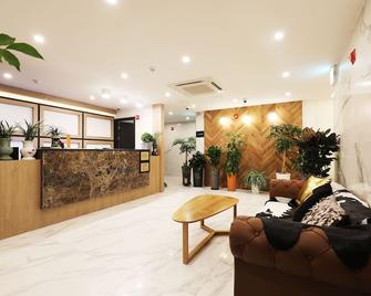Sm Boutique Hotel - סיאול - דלפק קבלה