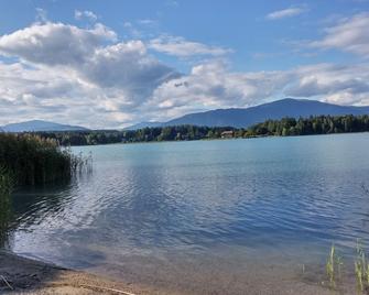 State-Of-The-Art New, Large Apartment, Up To 6 People, Family-Friendly, Free Beach! - Finkenstein am Faaker See - Strand