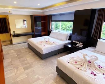 Rest At Ratchada Hotel - Bangkok