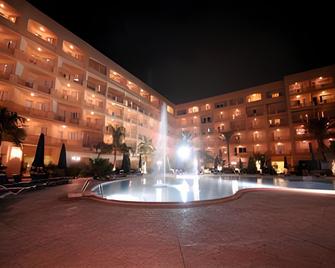 Grand Pyramids Hotel - Guiza - Piscina