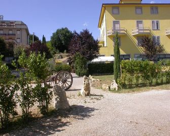 Hotel Il Roscio - Attigliano - Außenansicht