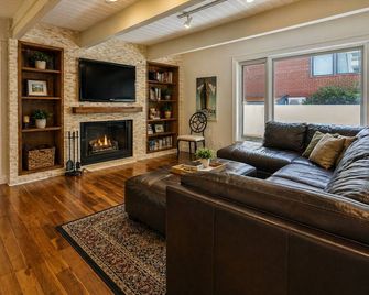 Walk Everywhere! Deluxe Aspen Condo - Aspen