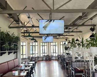 Alma - Αλμάτι - Εστιατόριο