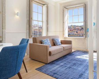 Blue Oporto Home River Front - Ribeira - Mafamude - Phòng khách