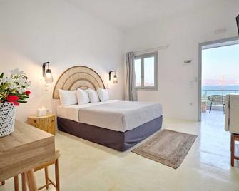 Bonatsa Beach House - Kimolos