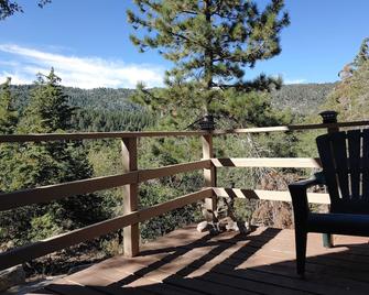 Majestic Mountain Retreat - Running Springs - Balcony