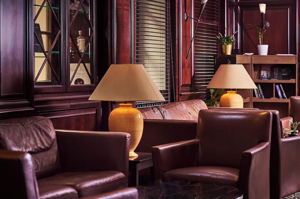 Hôtel de l'Europe by HappyCulture thumbnail 2