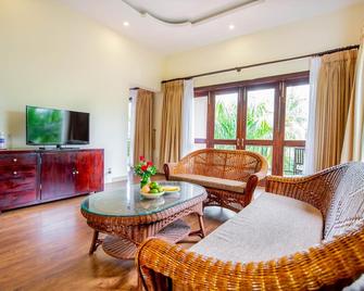 Diamond Bay Resort and Spa - Nha Trang - Living room
