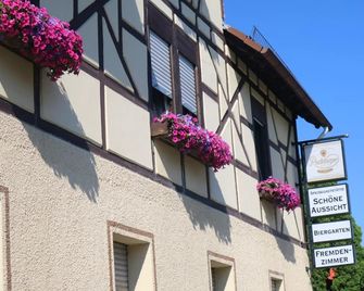 Gasthaus Schoene Aussicht - Usingen - Gebäude