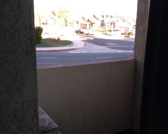 House with full acess next to freeway - 사우스 엘 몬테 - 발코니