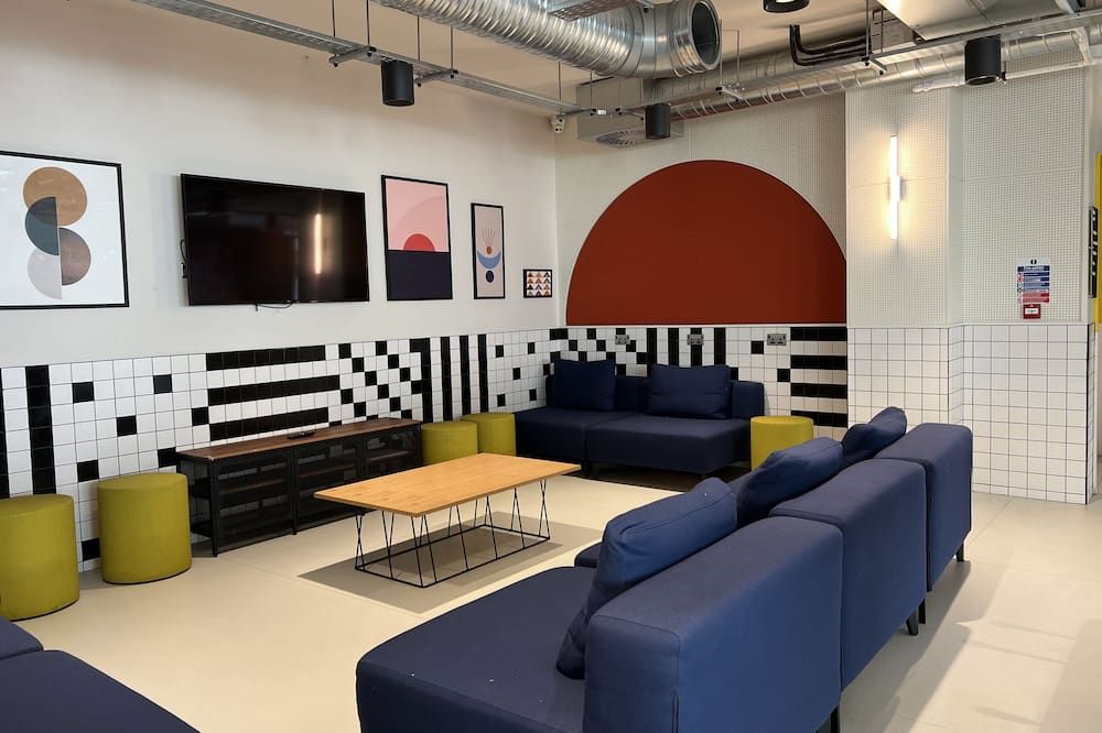 Destiny Student - Parkgate - Dublín - Lounge