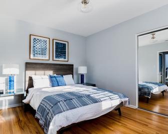 Universal Hideaway - Burbank - Bedroom