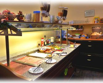 Hotel Lindenberger Hof - Ahrensfelde - Buffet