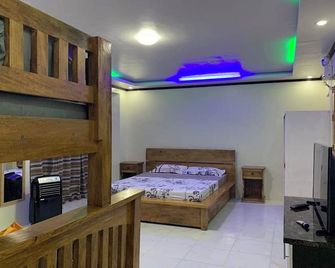 Michael's Homestay - Farm Villa Near Patar Beach And Bolinao Falls - Bolinao - Habitación