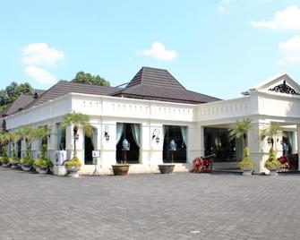 Hotel Dana Solo - Surakarta - Gebouw