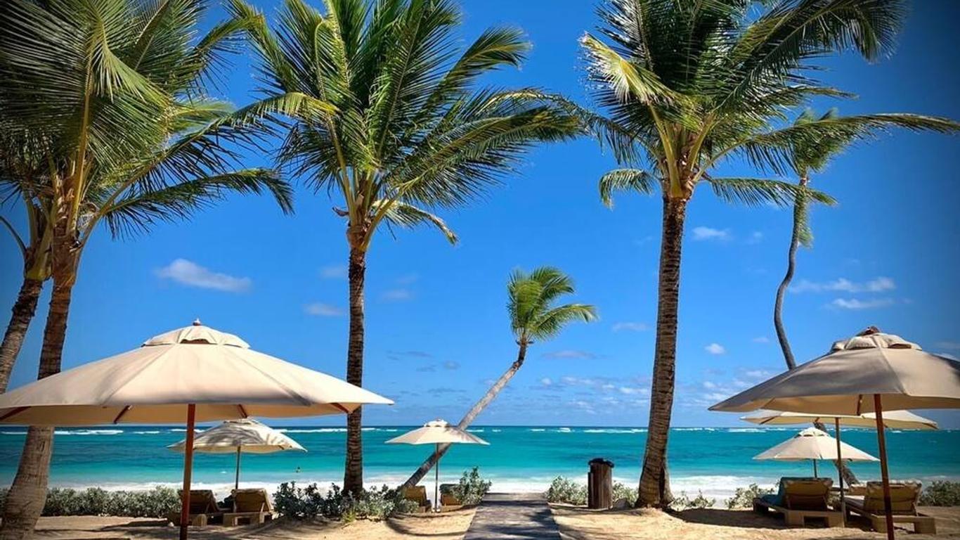 فيك هوتل كاينا بيتش