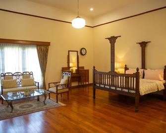 Marlihill Bungalow - A Cgh Earth Saha Experience - Ooty - Bedroom
