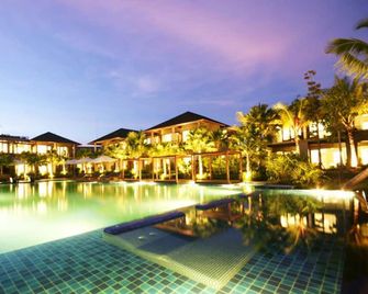 Pattara Resort & Spa - Phitsanulok - Πισίνα