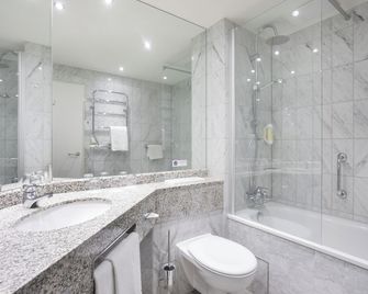 Parkhotel Rügen - Bergen auf Rügen - Badkamer