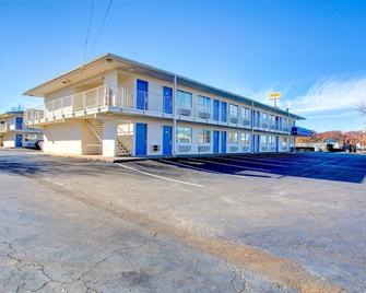 Motel 6 Murfreesboro TN - Murfreesboro - Building