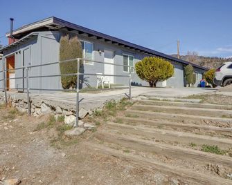 Mountain Views Minimalist California Stu - Frazier Park - Building
