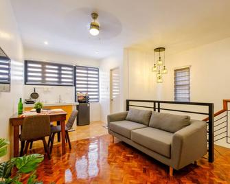 The House of Windsor - QC - Manila - Living room