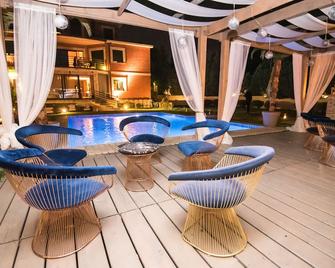 The Belgrade Hills Rooms and Suites - Belgrado - Piscina