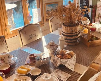Les Chambres d'Ovaline - Saint-Émilion - Buffet