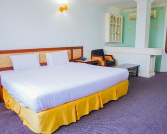 Miri Hotel - Miri - Bedroom