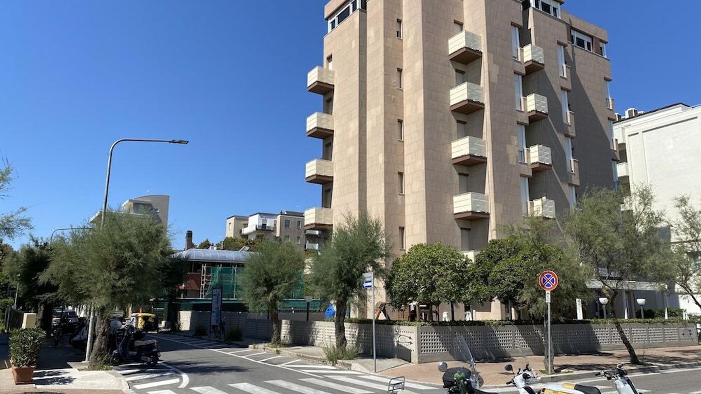 هوتل نيتونو