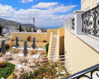Ikio Concept Santorini - Pyrgos Kallistis - Balkon