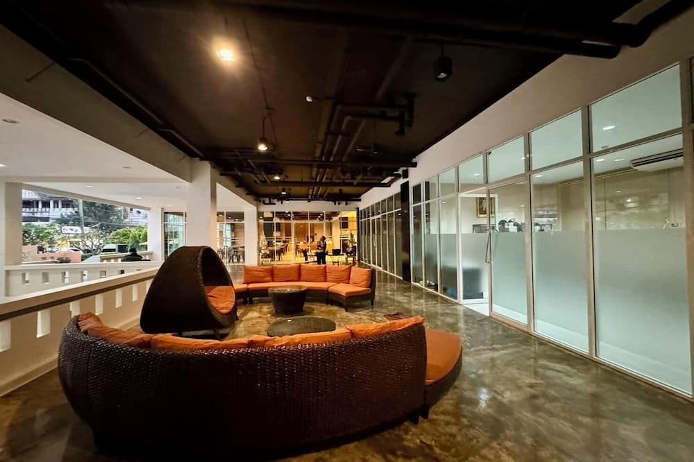 Crown Pattaya Beach Hotel