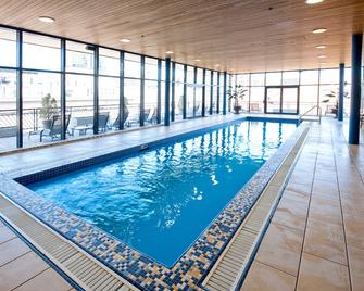 Le Square Phillips Hotel And Suites - Montreal - Piscina